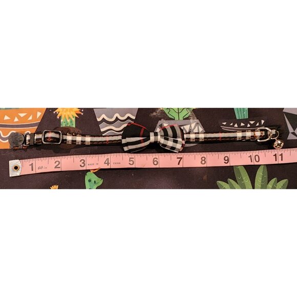 NEW Pipidog Adjustable Plaid Cat Collar With Bowtie Bell & Heart Charm - Picture 8 of 8